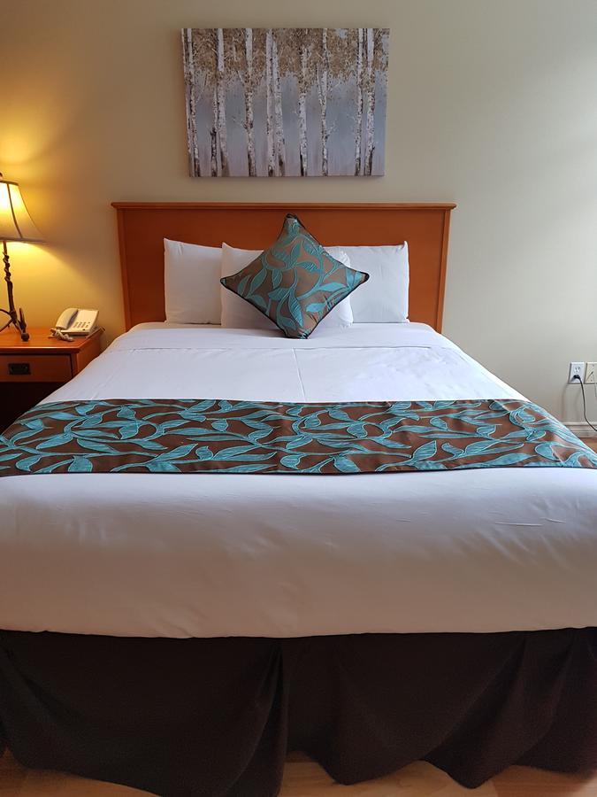Sunset Mountain Hotel Canmore