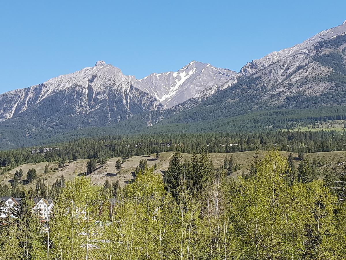 Sunset Mountain 3* Canmore