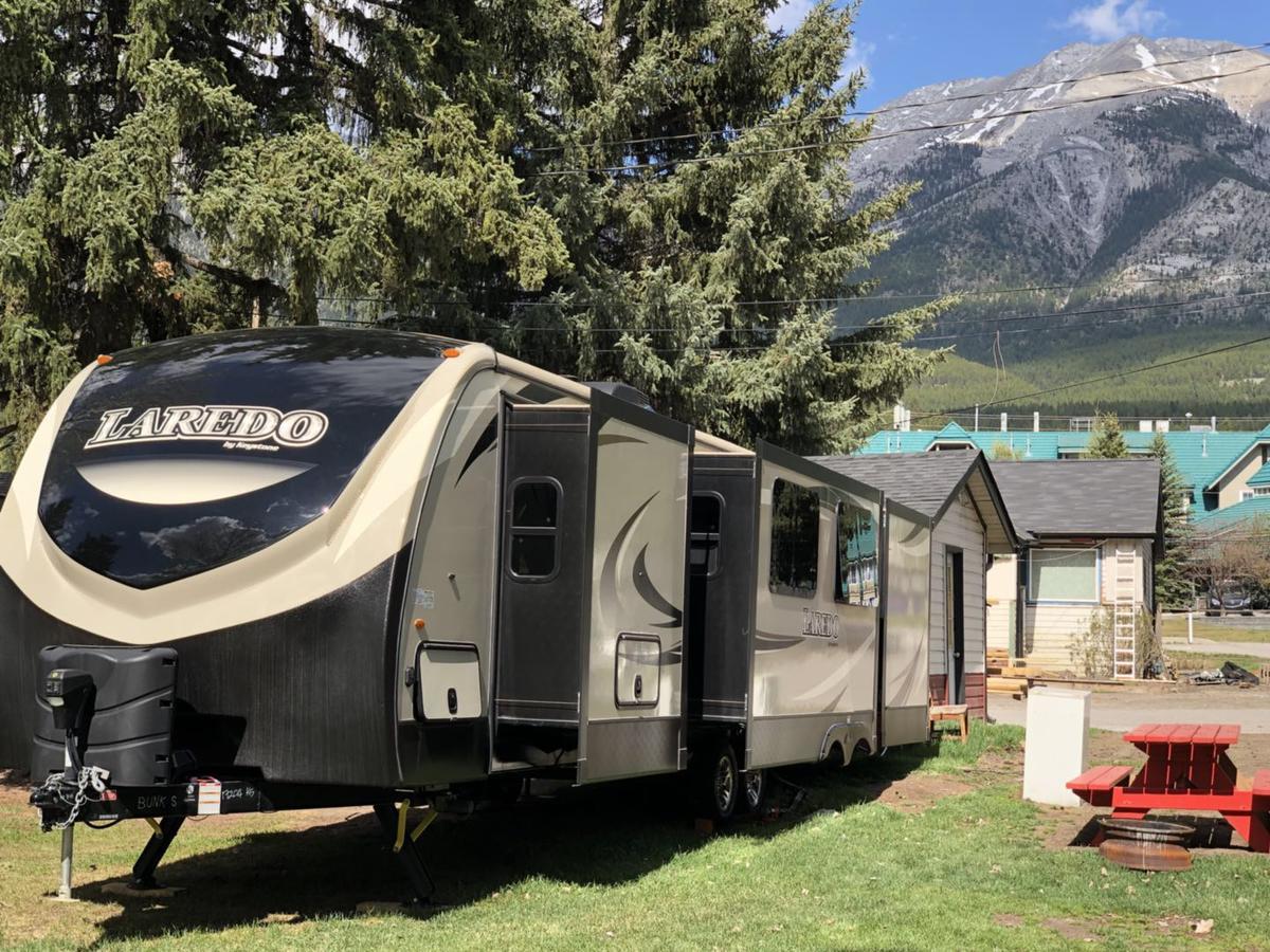 Rundle Mountain Rv Park Campsite Canmore