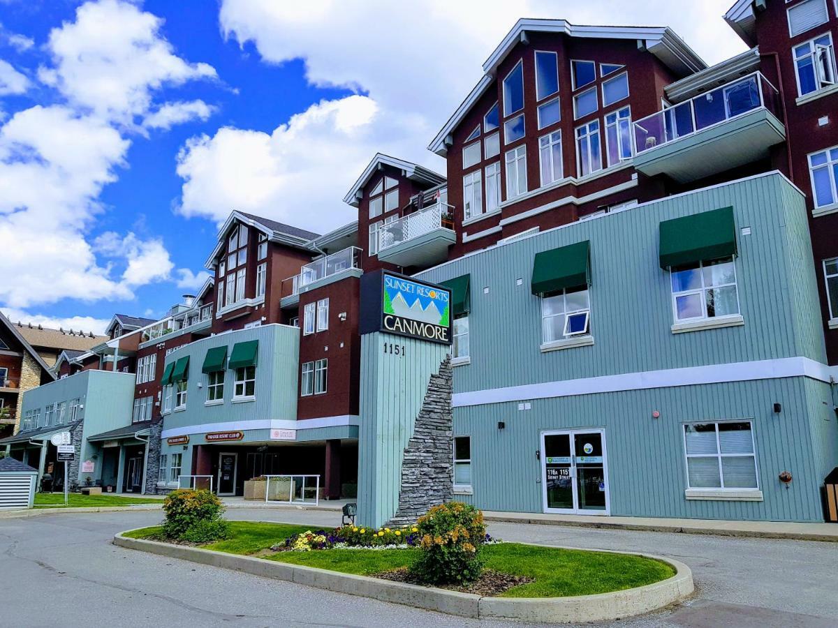 Sunset Mountain Hotel Canmore