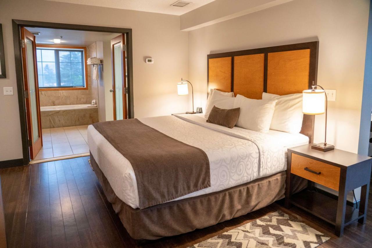 Pocaterra & Waterslide Hotel Canmore
