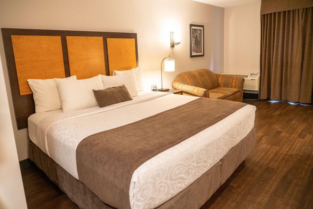 Pocaterra & Waterslide Hotel 3*