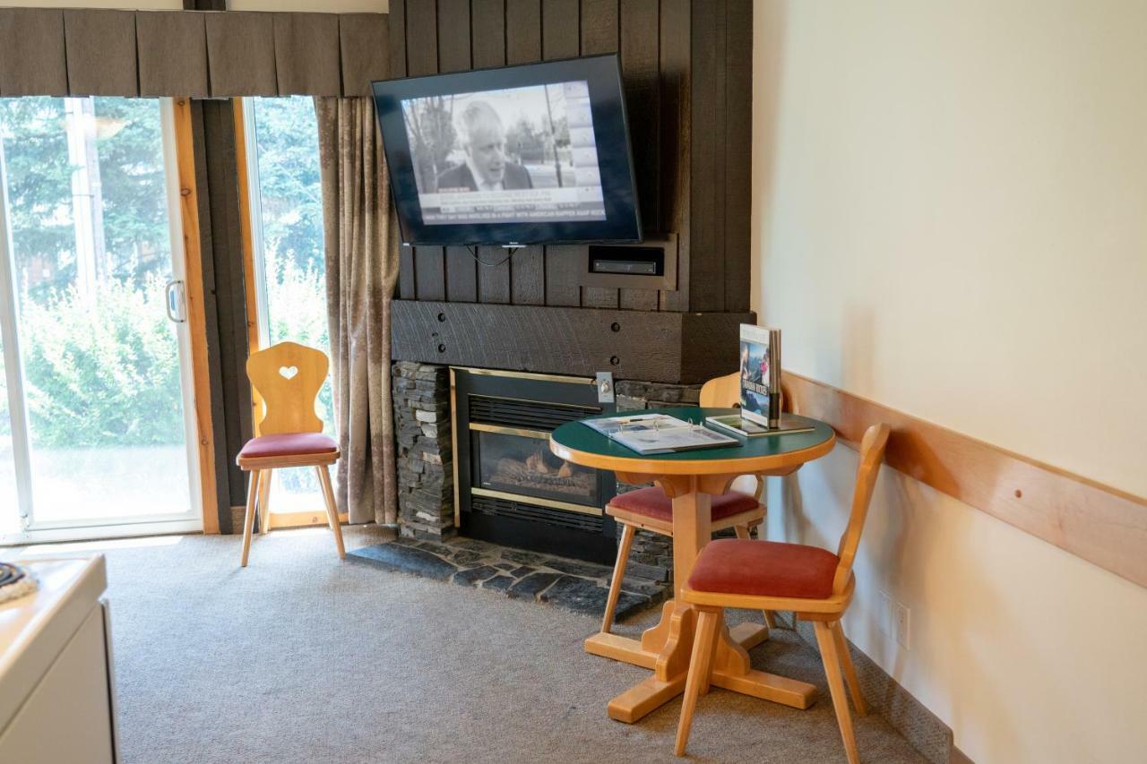 Hotel Rocky Mountain 2*