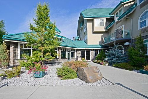 Pocaterra & Waterslide Canmore