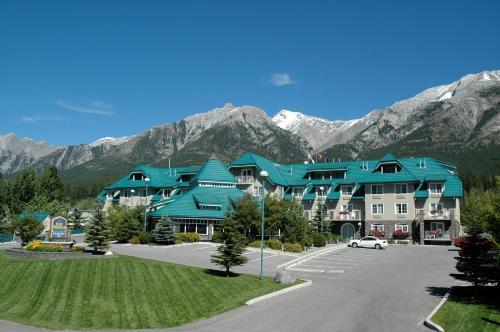 Hotel Pocaterra & Waterslide